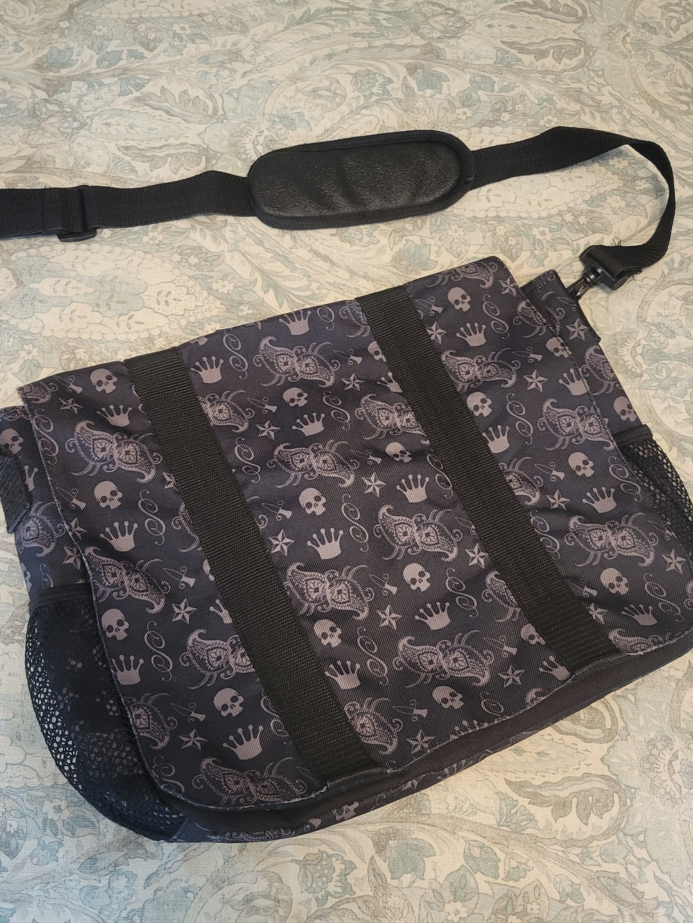 3/$12 SALE Black Skull & Crown Pattern Tote Bag Simple